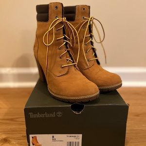 TIMBERLAND TILLSTON HEELED BOOTIE